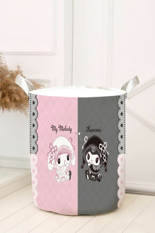 PEMBE GRİ ŞERİTLİ KUROMİ VE MELODY BEBEK VE ÇOCUK ODASI OYUNCAK SEPETİ